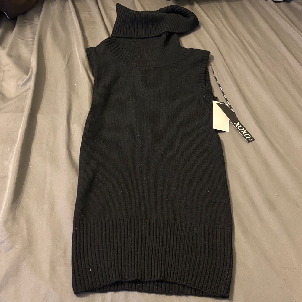 XOXO Chic Black Sleeveless Turtleneck